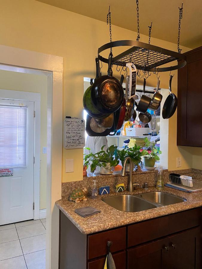 Private Los Angeles Room - Free Wifi, Ac, Tv, Private Fridge, Kitchen, Near Usc - Exposition Park - Usc Memorial Coliseum - Banc Of California Bmo Stadium - Downtown Los Angeles Dtla - University Of Southern California Usc!! Exterior photo